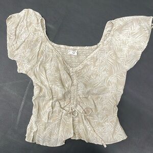 Women’s flutter sleeve top size small
